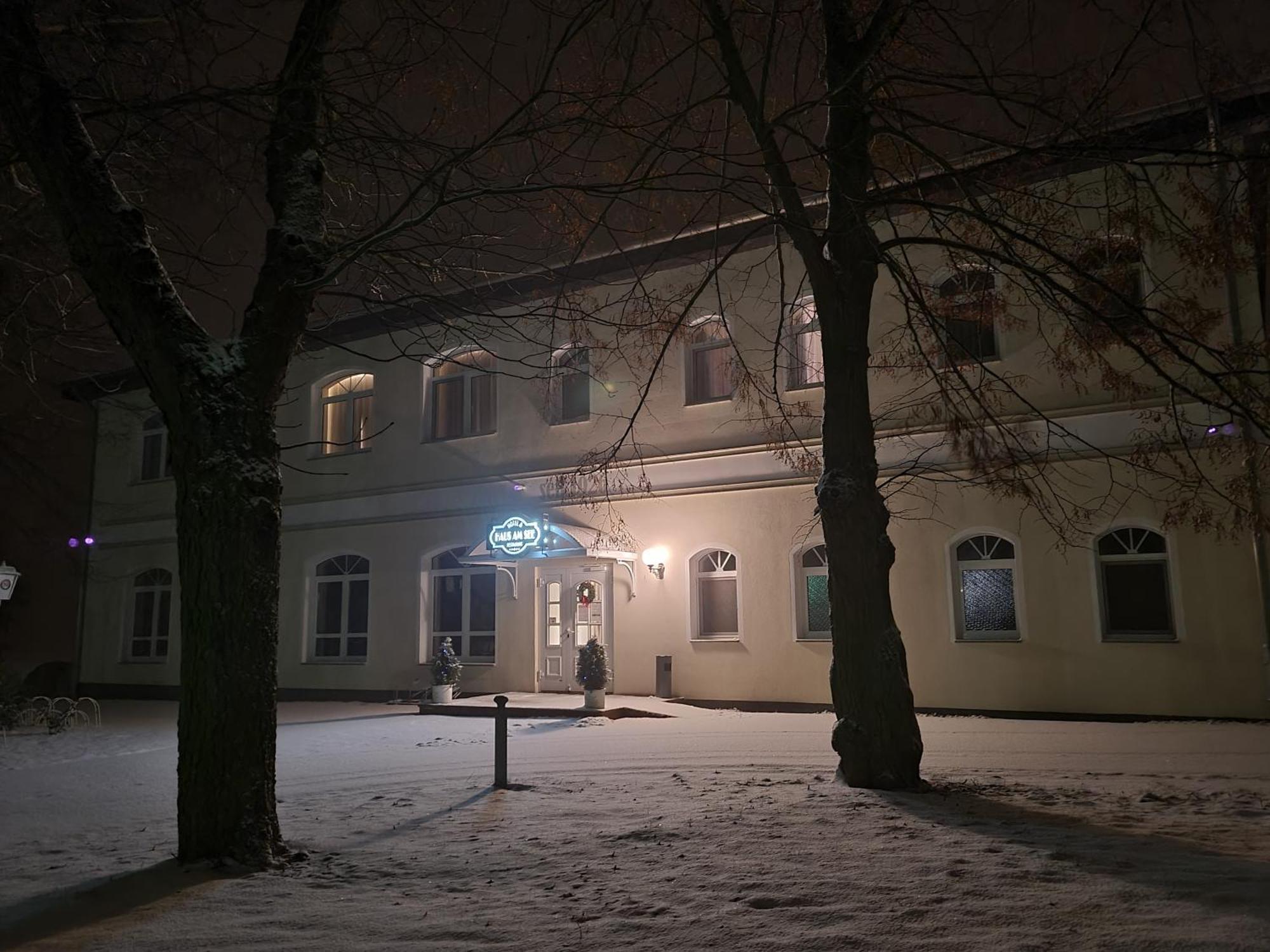 Hotel & Restaurant Haus Am See Locknitz Esterno foto