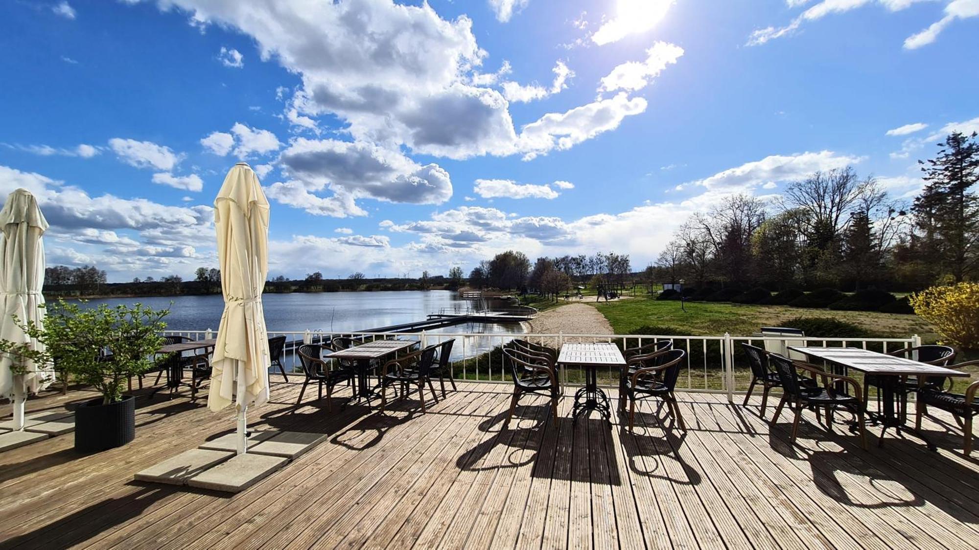 Hotel & Restaurant Haus Am See Locknitz Esterno foto
