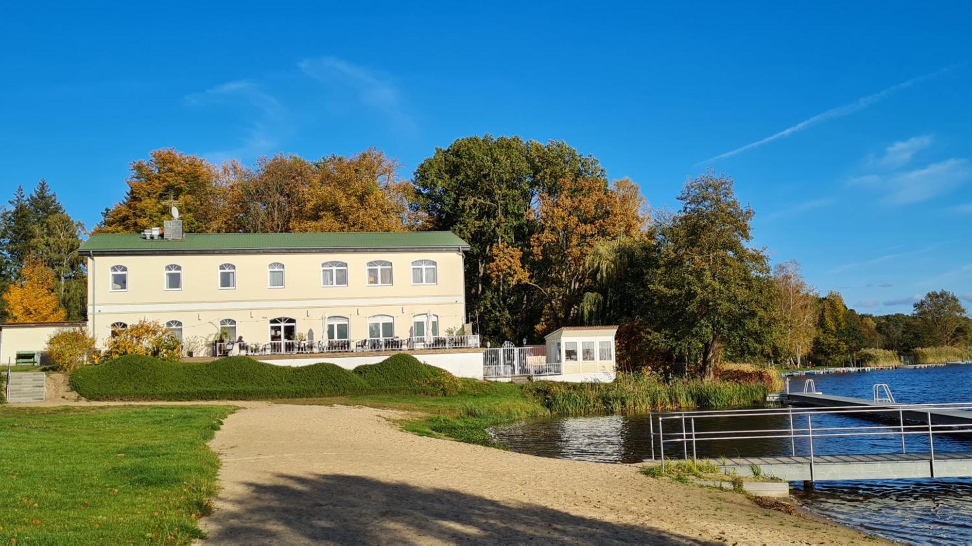 Hotel & Restaurant Haus Am See Locknitz Esterno foto