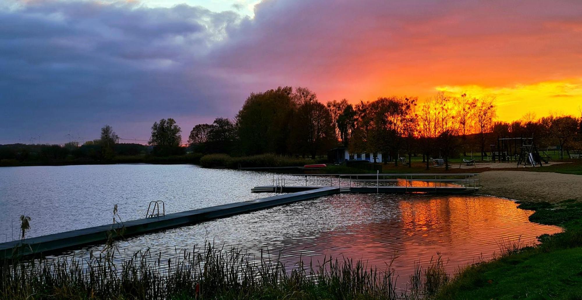 Hotel & Restaurant Haus Am See Locknitz Esterno foto