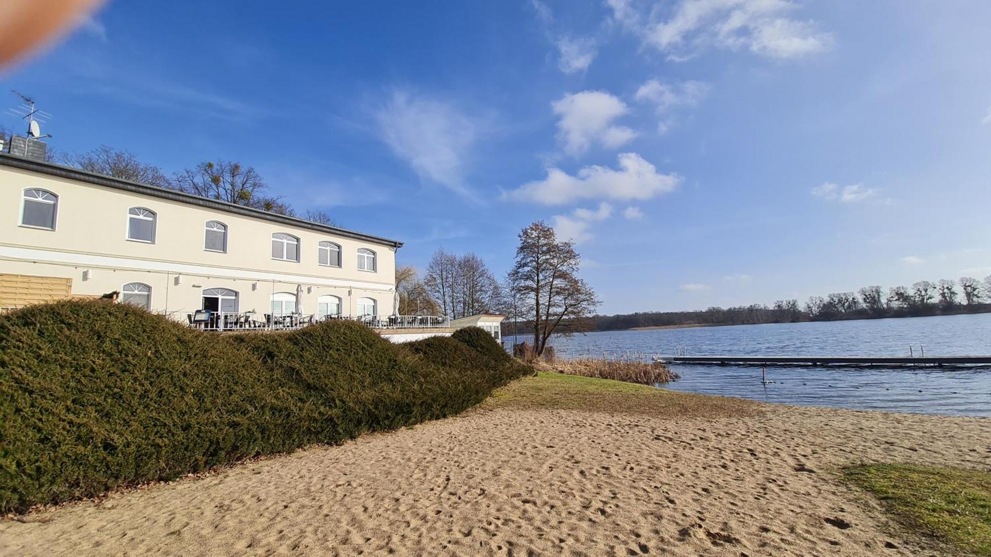 Hotel & Restaurant Haus Am See Locknitz Esterno foto