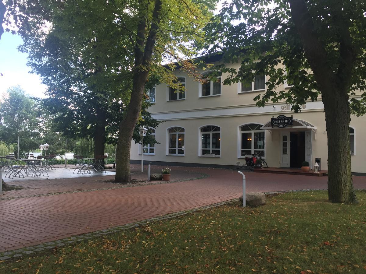 Hotel & Restaurant Haus Am See Locknitz Esterno foto