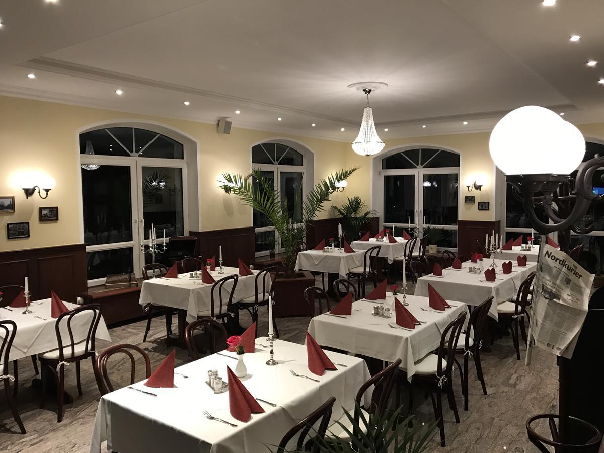 Hotel & Restaurant Haus Am See Locknitz Esterno foto