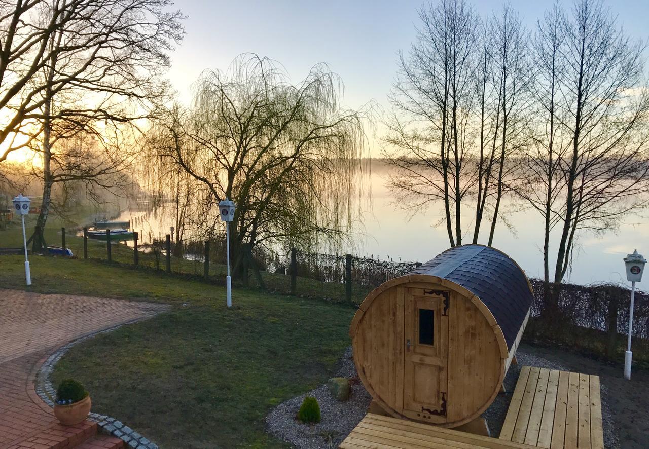 Hotel & Restaurant Haus Am See Locknitz Esterno foto